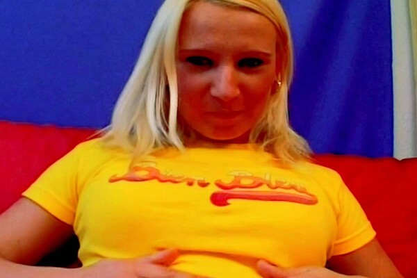 'Kino'-Szene aus Projekt 54: Deutsche Pornostars Gina Blonde (Fun Picture) Szene 3