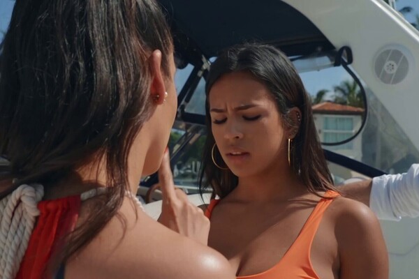 'Latina'-Szene aus Autumn Falls & Katana Kombat - 8th Street Latinas 45