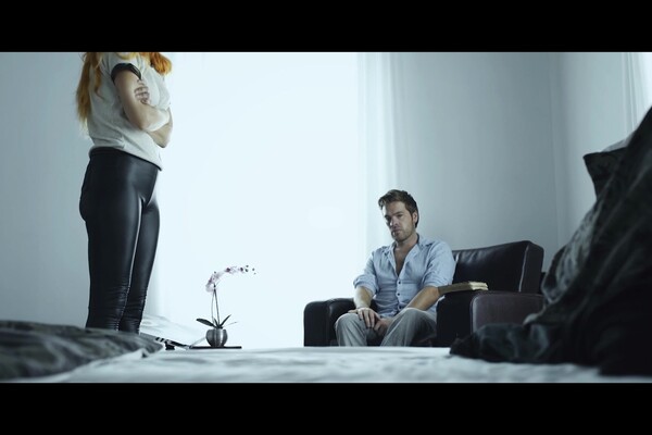 'Rothaarige'-Szene aus Henessy - Someone's Mother 5