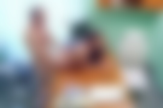 'Arzt'-Szene aus Eveline Dellai - Nurses Taking Charge