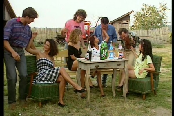 'Bauernhof'-Szene aus Angelica Bella - Hot Season