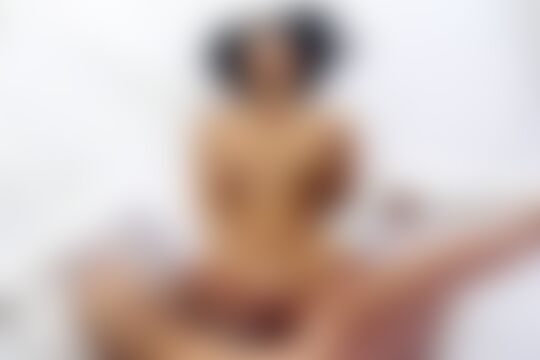 'Karneval'-Szene aus Karmen Bella - Size Does Matter 10