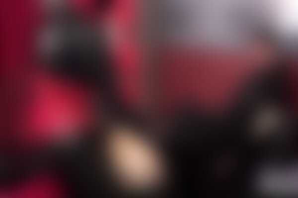 'Latex'-Szene aus Latex Lara & Nadira Diamond - Lez Dom - Fucking Rubber Dolls