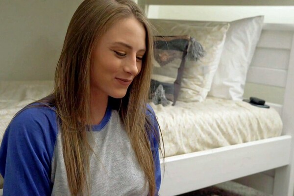 'Fisting'-Szene aus Haley Reed & Kyler Quinn - My Sister's First Threesome 2