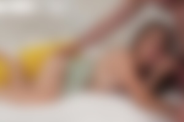 'Uni'-Szene aus Juniper Ren - Carded