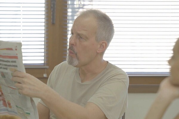 'Outdoor'-Szene aus Veronica Leal - Family Pies 16