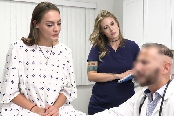 'Arzt'-Szene aus Electra Rayne & JC Wilds - Pervy Doctor 9