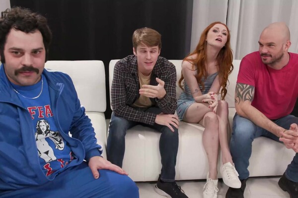 'Secretary'-Szene aus Scarlet Skies - Secretly Bi 2