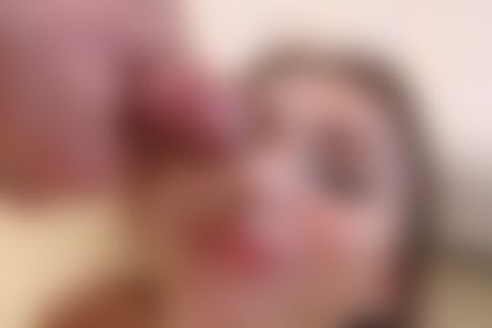 'Seide'-Szene aus Riley Reid - Massive Facials 6