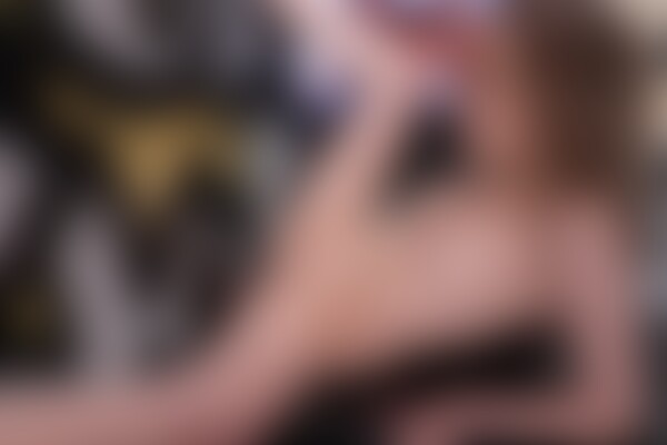 'Glory Hole'-Szene aus Coco Lovelock - Gangsta Gloryholes 9