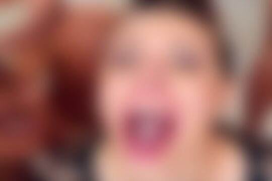 'Booty'-Szene aus Verrückte brunette Casey Calvert saugt den Saft aus 9 Hydranten