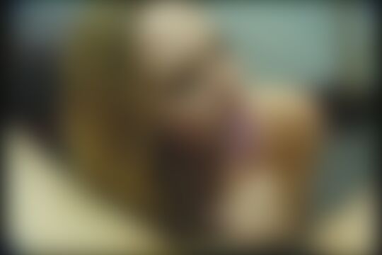 'Kleinwüchsige'-Szene aus Europa wie es schluckt und fickt