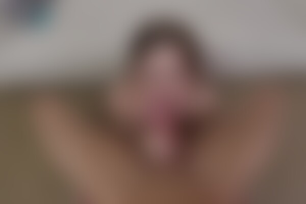 'Unterm Rock'-Szene aus Renee Rose - My Neighbor's Daughter Is My Secret Cock Slut 5