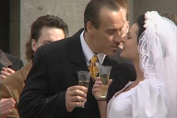 'Geburtstag'-Szene aus Maria Bellucci & Michelle Wild - 50th Anniversary: 2001-2002