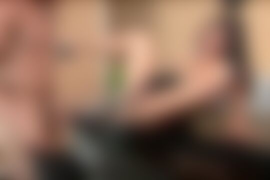 'CFNM'-Szene aus Raylene - CFNM - Clothed Female Naked Male: Boss'd Around!