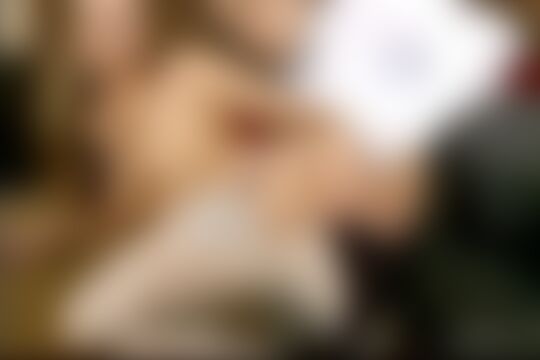 'Krankenschwester'-Szene aus Als Krankenschwester weiß Tyra natürlich was der Pantient für eine Behandlung braucht