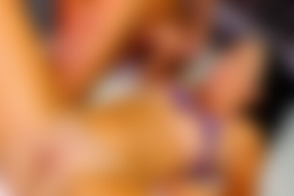 'Bikini'-Szene aus Schwarzhaarige Bikini-Maus in nobler Umkleide gefickt