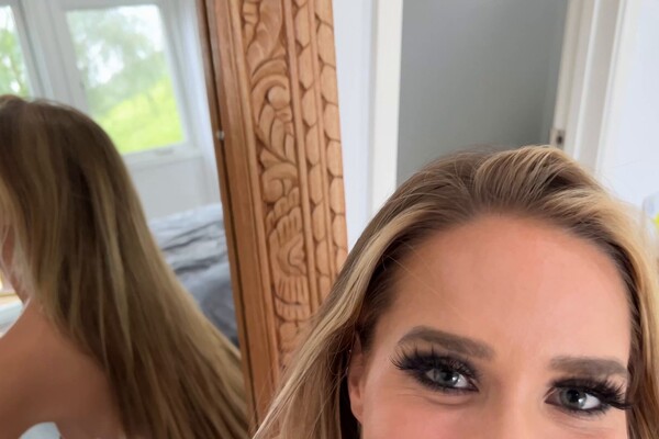 'Korsett'-Szene aus Athena Anderson - Uncut 22