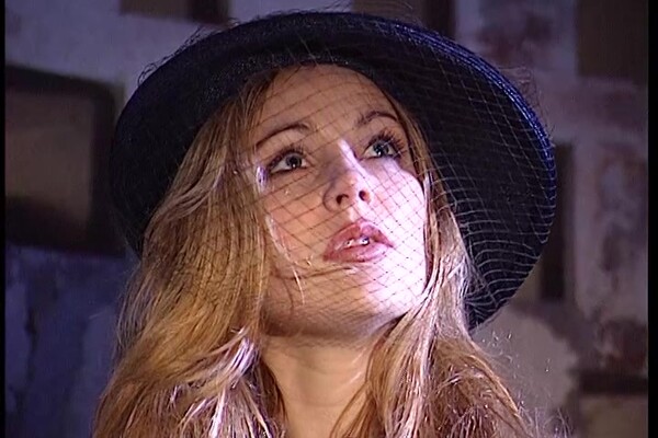 'Wald'-Szene aus Erika Bella, Fovea & Laure Sainclair - Das Labyrinth