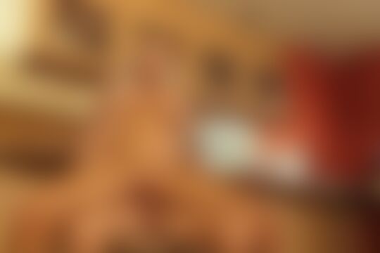 'Küche'-Szene aus Nina Elle: In der Küche des Cougars