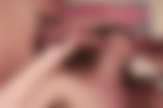 'Schönheit'-Szene aus Die brünette Schönheit Samantha Hayes gefesselt und von zwei Schwänzen gefickt