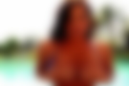 'Naturbusen'-Szene aus Naturtitten (aber bitte mit Sahne)