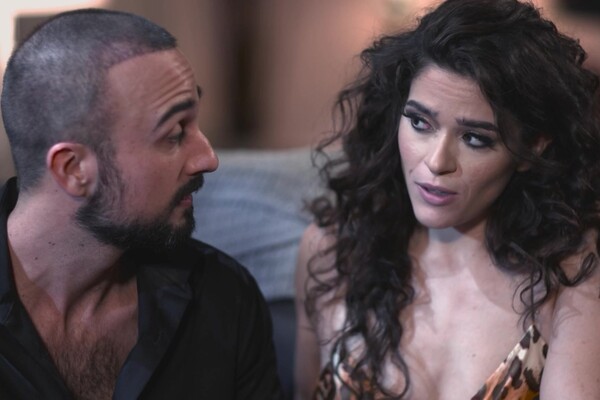 'Yoga'-Szene aus Victoria Voxxx - You Thought I Didn’t Know