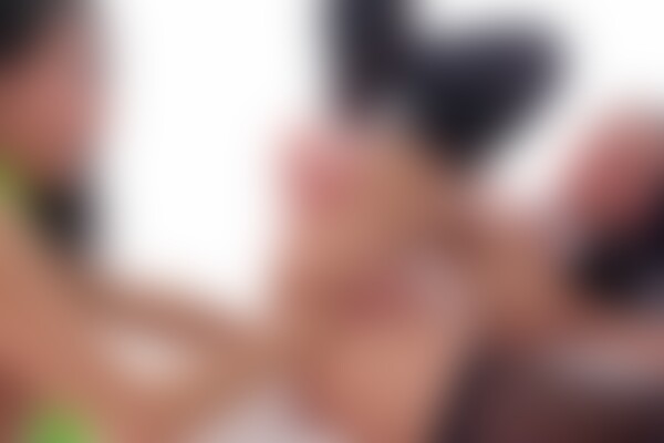 'Fisting'-Szene aus Fisted Sisters (Fister Twister) Szene 2