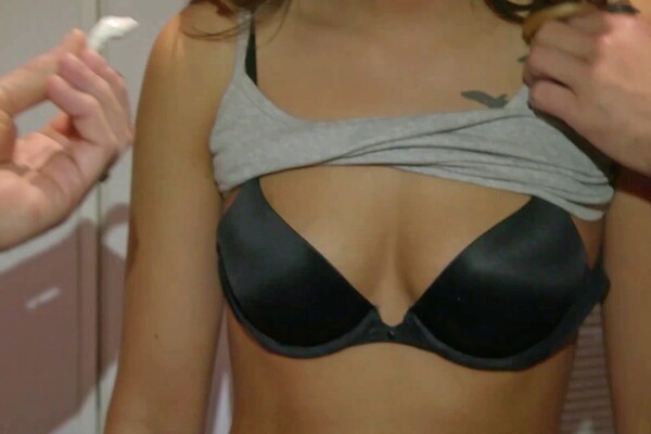 'Curvy'-Szene aus Alex Blake & Jaye Summers - Girls Under Arrest 2