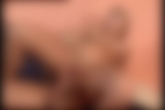 'Schlucken'-Szene aus Blonder Teenager hat richtig Lust auf Schwanz