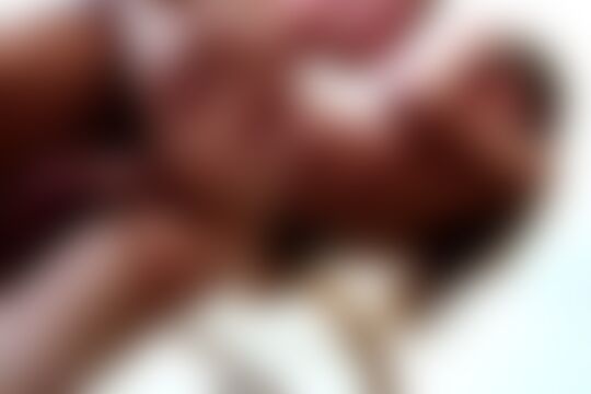 'Swallow'-Szene aus Willow Hayes - My Sister / My Lover