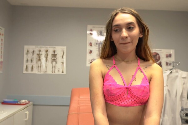 'Arzt'-Szene aus Sera Ryder - But You're My Doctor 2