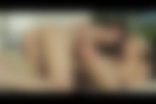 'Exhibitionismus'-Szene aus The Exhibitionist 2: Women In The Wild (SexArt) Szene 5