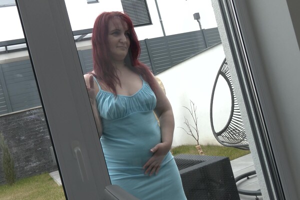 'Cheating'-Szene aus Vicky Red - Thick & Horny Cheating Wives 7