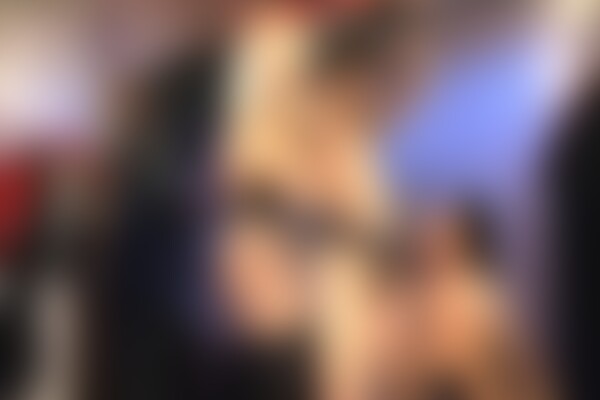 'Riesentitten'-Szene aus Wehrlos (Tabu) Szene 1