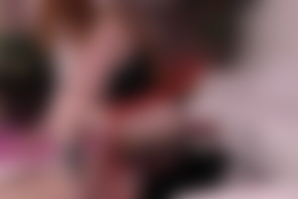 'Devot'-Szene aus Lauren Phillips - Glenn King's Mean Bitches