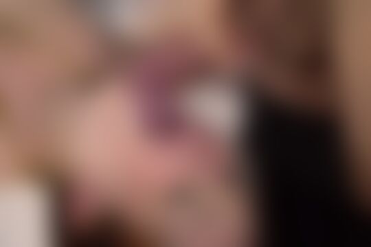 'Redhead'-Szene aus Der supersexy Rotschopf Amarna Miller fickt in schwarzen Nylons