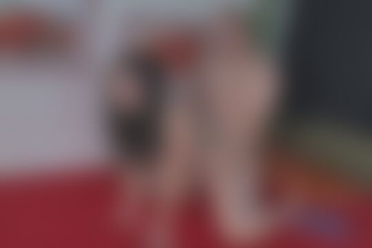 'Bett'-Szene aus Junge Hausfrau im neuen Bett geknallt