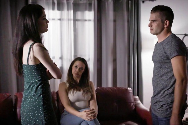 'Prison'-Szene aus Chanel Preston & Evelyn Claire - Shadow Of A Doubt