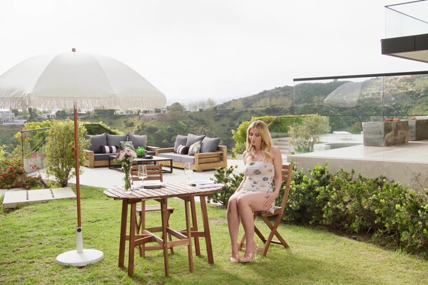 'Hotel'-Szene aus Graycee Baybee - Anal Angels 11