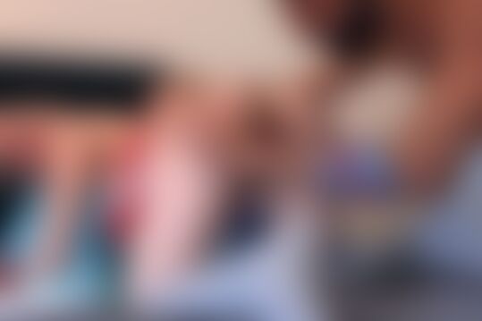 'Schamlippen'-Szene aus Poppy - Girls And Their Boys 33