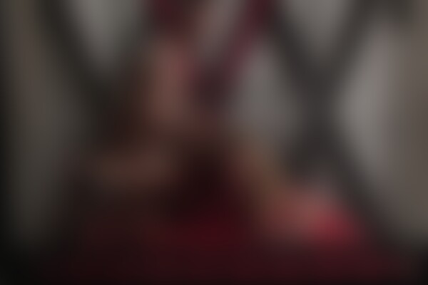 'Fetisch'-Szene aus Addison Vodka - He's In Charge 4