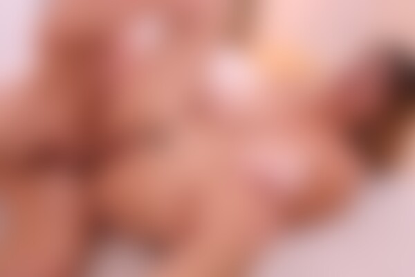 'Blowjob'-Szene aus Jenni Noble - 7lbs Of Big Tits & Thick Bush