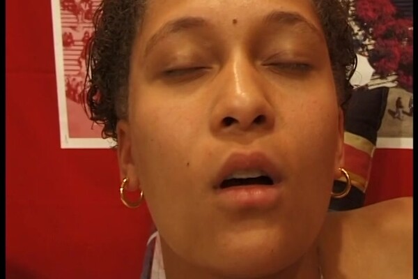 'Berlin'-Szene aus Berliner Girls in den Arsch gefickt (Berlin EroticX) Szene 4