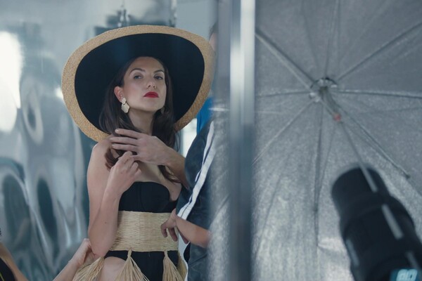 'Nonne'-Szene aus Bunnie Bennett & Julia Roca - XConfessions 28