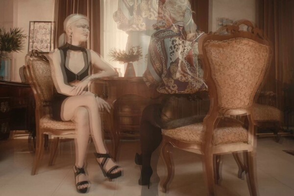 'Hotel'-Szene aus Shalina Devine & Zazie Skymm - I Did A Lesbo MILF