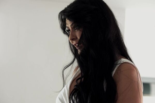 'Strapse'-Szene aus Lana Roy & Mariska - Stars - French Touch