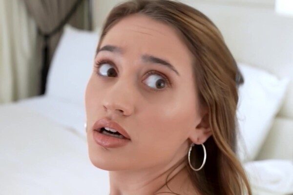 'Bett'-Szene aus Sera Ryder - Crazy Fucking Teen Maids 2