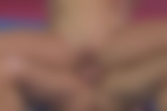 'Hängetitten'-Szene aus Business Girls (erotic planet) Szene 1