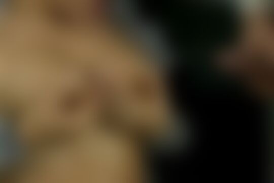 'Sekretärin'-Szene aus Geile junge Sekretärin liebt Schwänze und das flüssige Gold